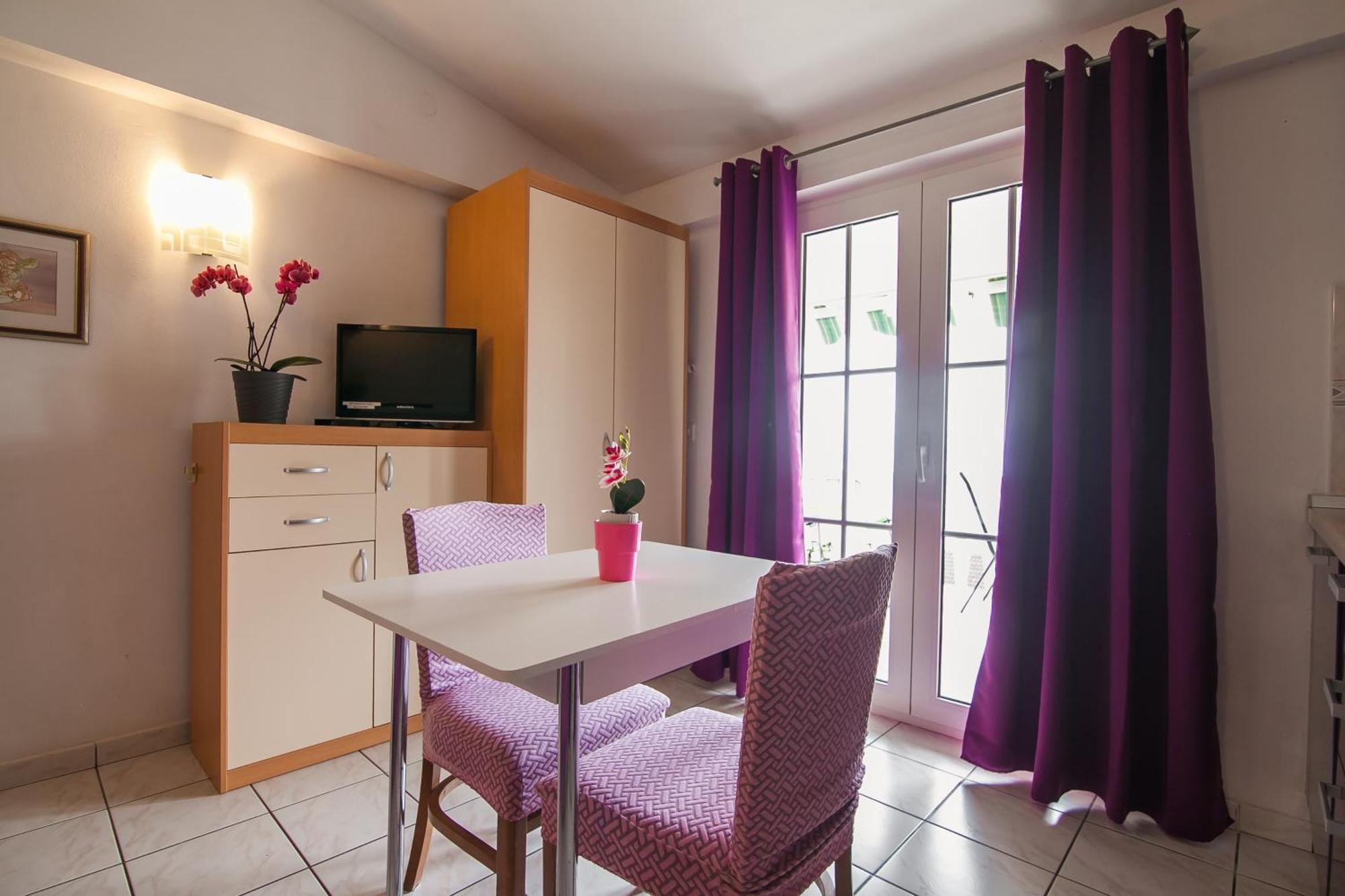 Apartments Paula Bol Zewnętrze zdjęcie