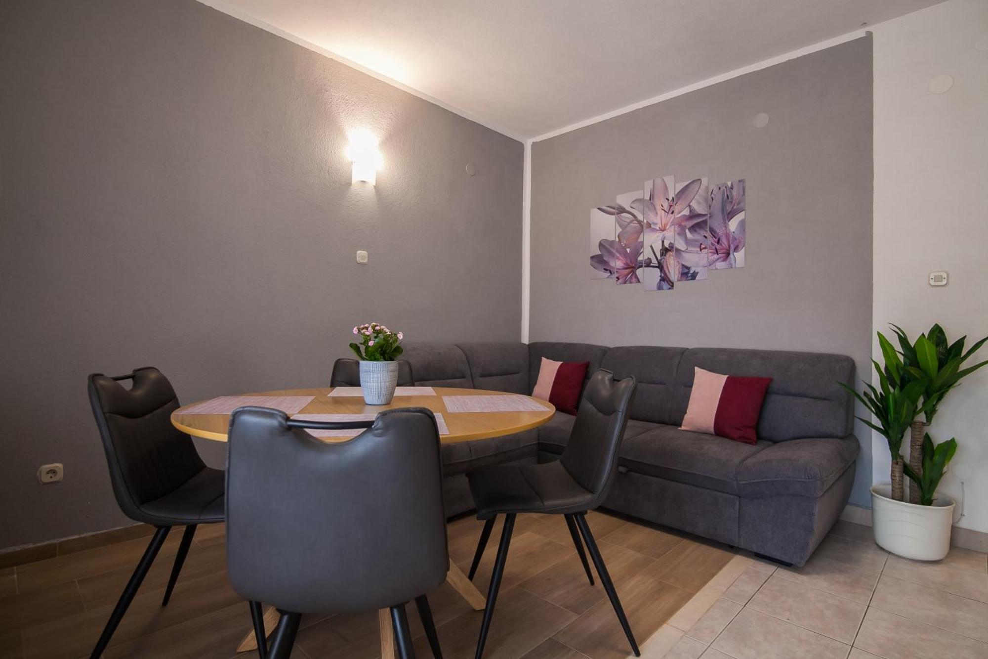 Apartments Paula Bol Zewnętrze zdjęcie