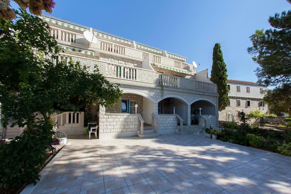 Apartments Paula Bol Zewnętrze zdjęcie